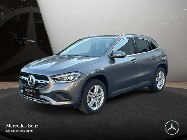 Mercedes-Benz GLA 220