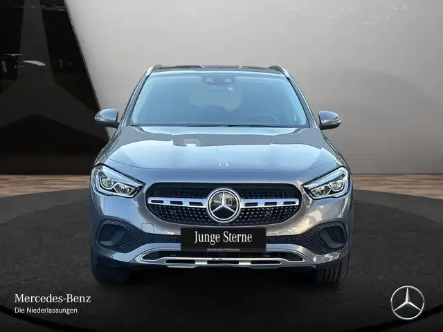 Mercedes-Benz GLA 220