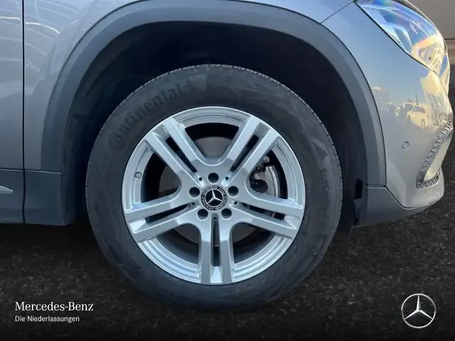 Mercedes-Benz GLA 220