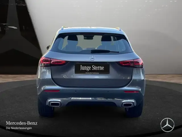 Mercedes-Benz GLA 220