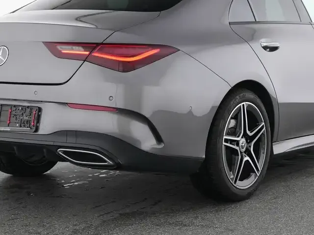 Mercedes-Benz CLA 200