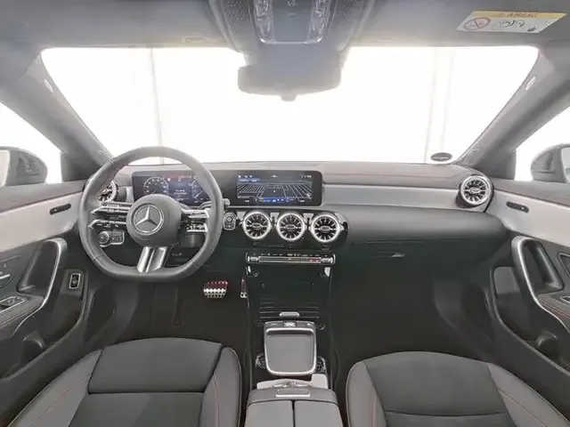 Mercedes-Benz CLA 200