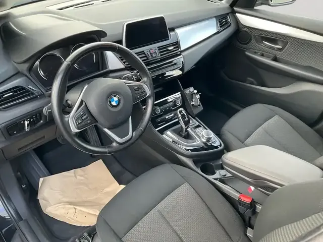 BMW 218