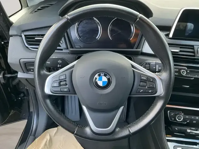 BMW 218