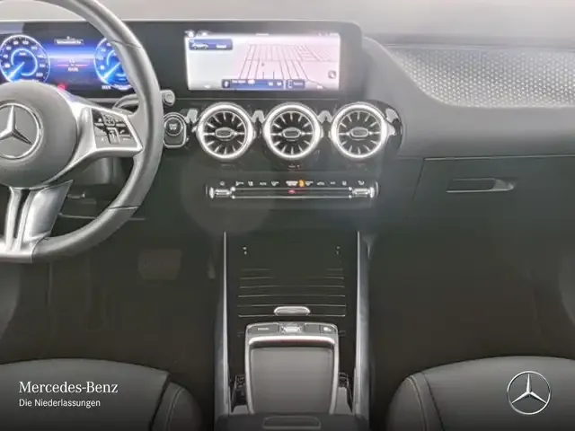 Mercedes-Benz EQA 300