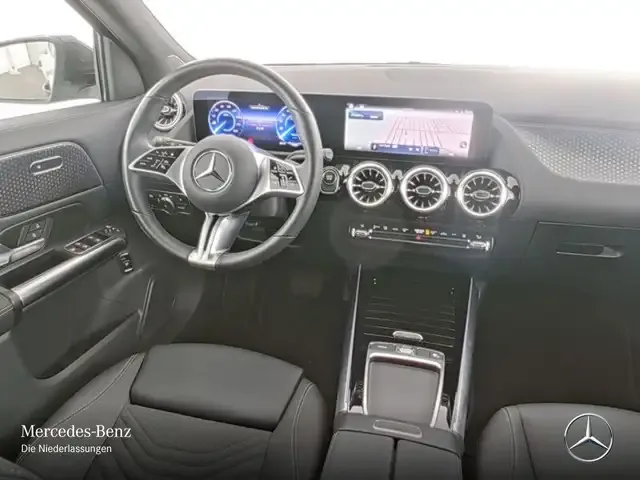 Mercedes-Benz EQA 300