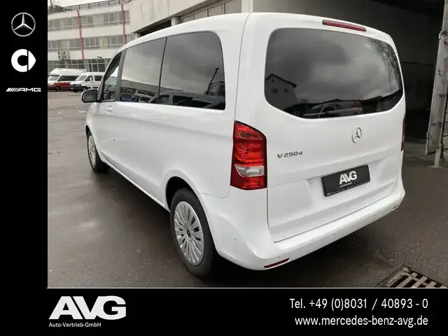 Mercedes-Benz V 250