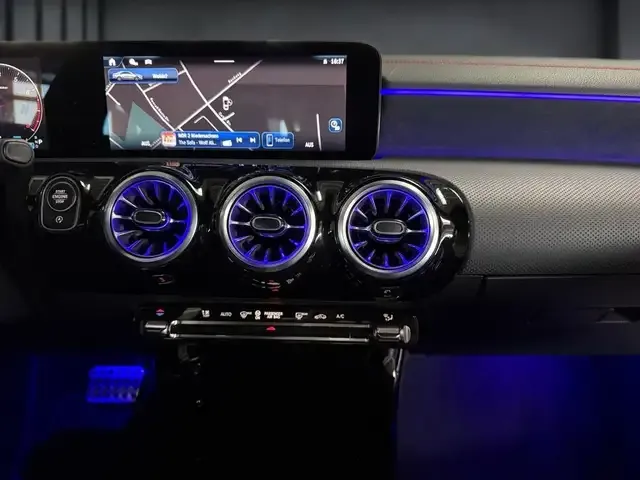 Mercedes-Benz CLA 180