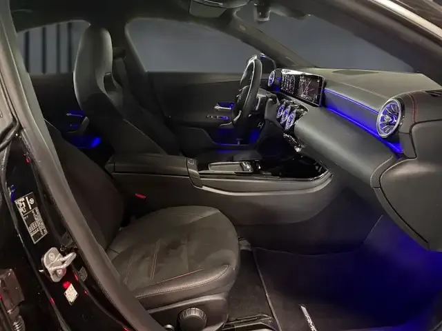 Mercedes-Benz CLA 180