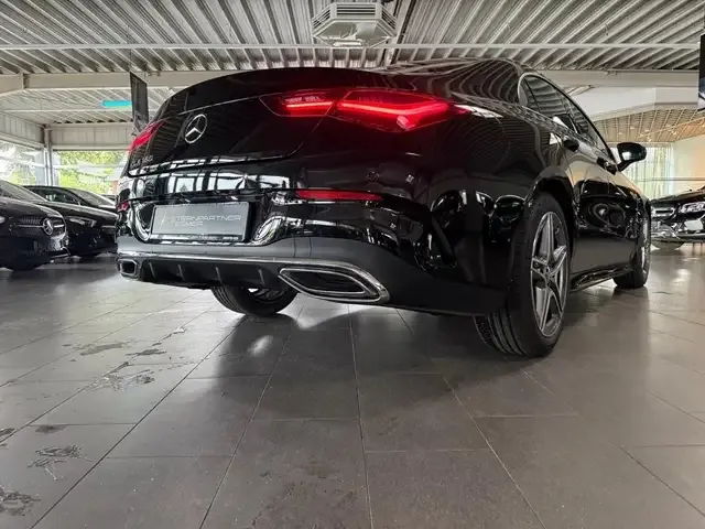 Mercedes-Benz CLA 180