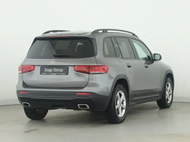 Mercedes-Benz GLB 220