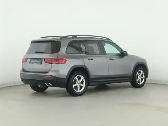 Mercedes-Benz GLB 220