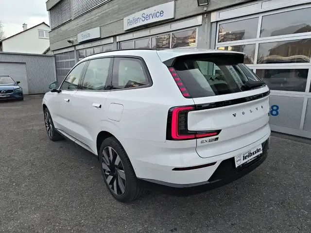 Volvo EX90