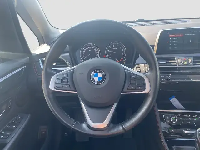 BMW 218