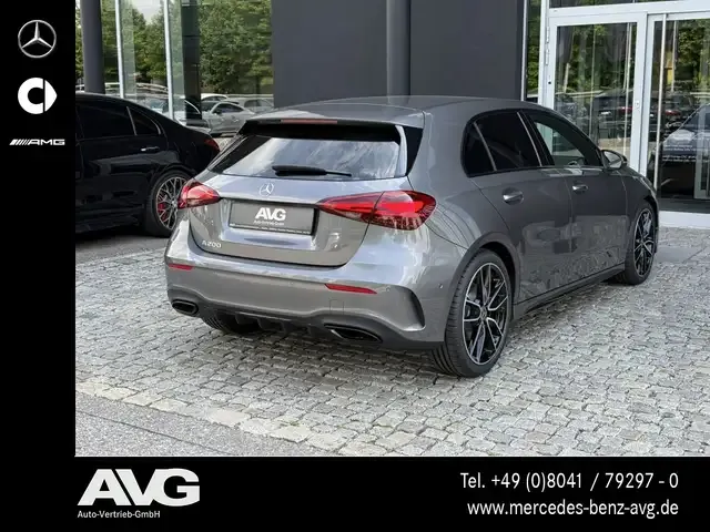 Mercedes-Benz A 200