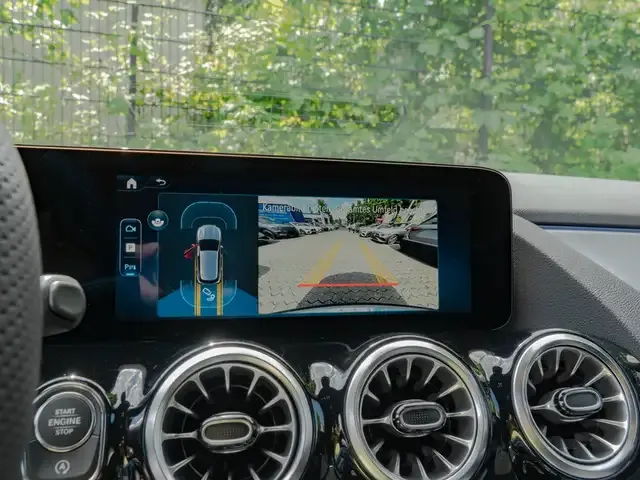 Mercedes-Benz GLA 220