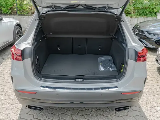 Mercedes-Benz GLA 220
