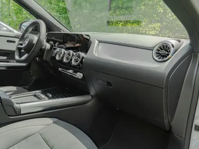 Mercedes-Benz GLA 220