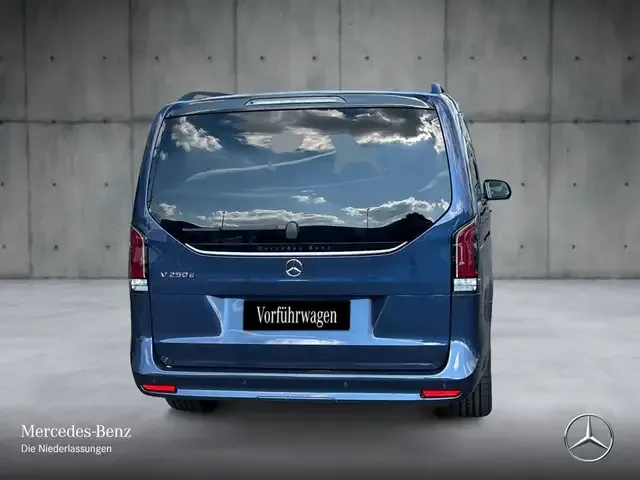 Mercedes-Benz V 250