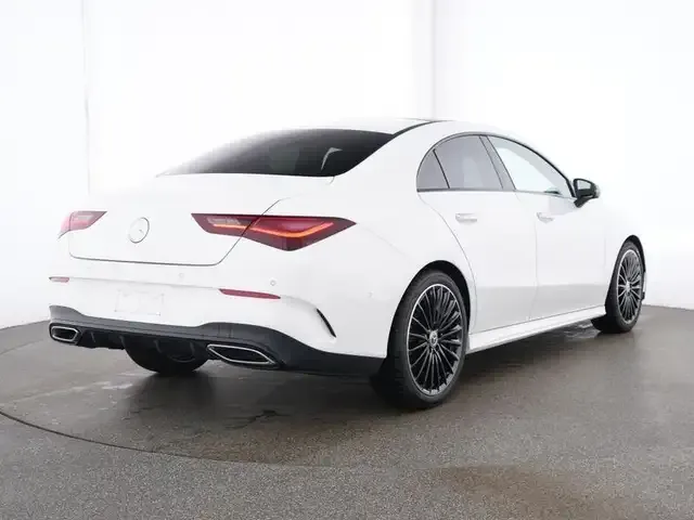 Mercedes-Benz CLA 200