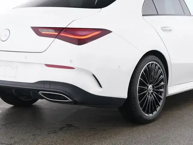 Mercedes-Benz CLA 200
