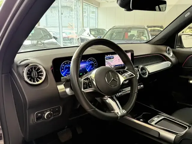 Mercedes-Benz EQB 300