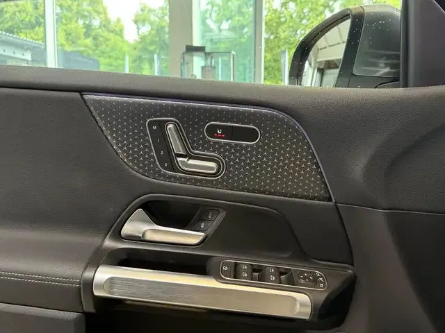 Mercedes-Benz EQB 300