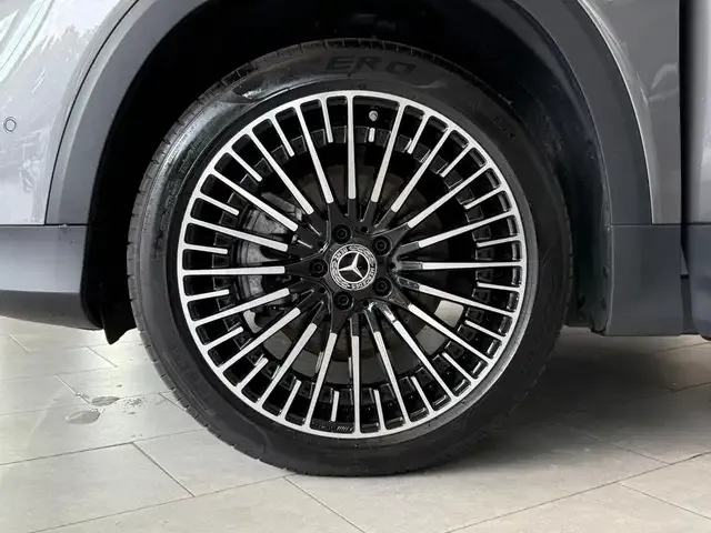 Mercedes-Benz EQB 300