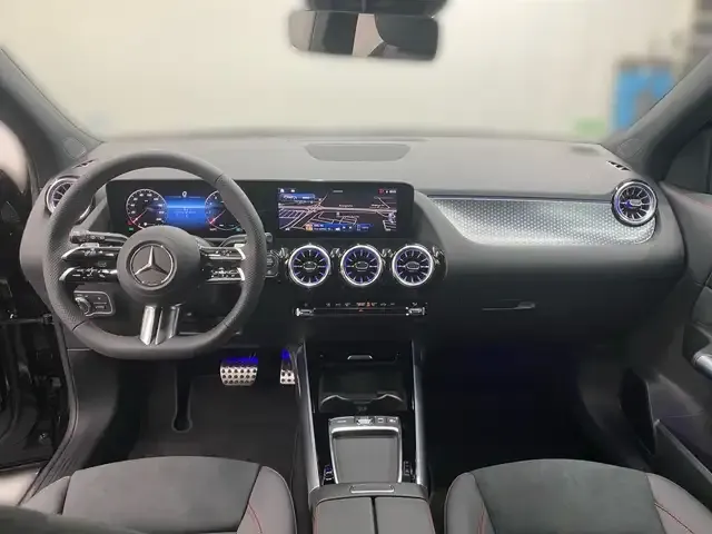 Mercedes-Benz GLA 220
