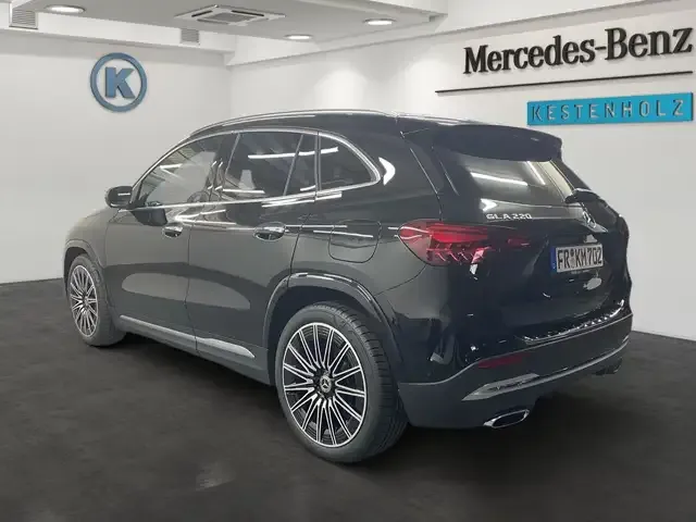 Mercedes-Benz GLA 220