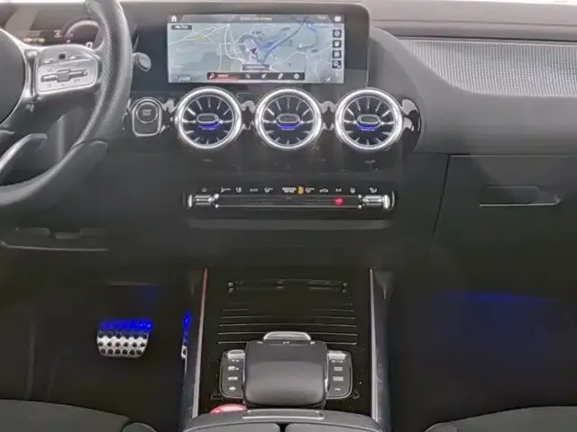 Mercedes-Benz EQA 300