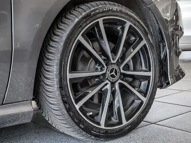Mercedes-Benz B 220