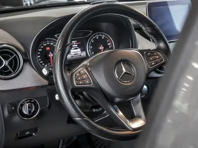 Mercedes-Benz B 220
