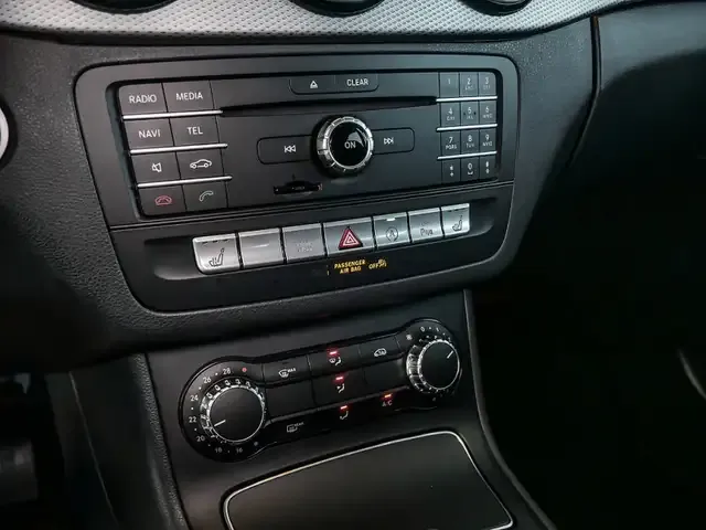 Mercedes-Benz B 220