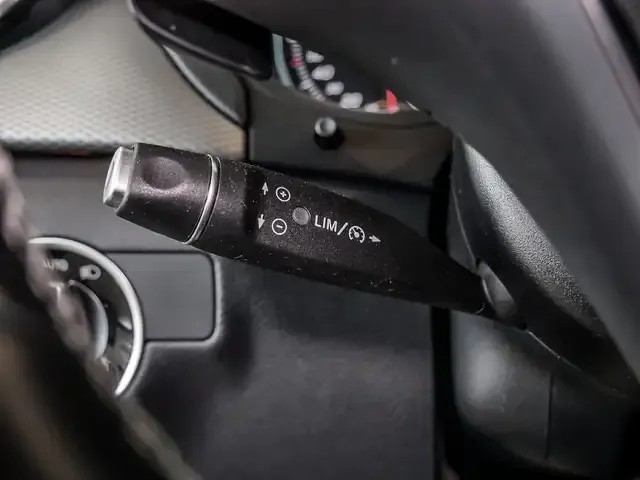 Mercedes-Benz B 220
