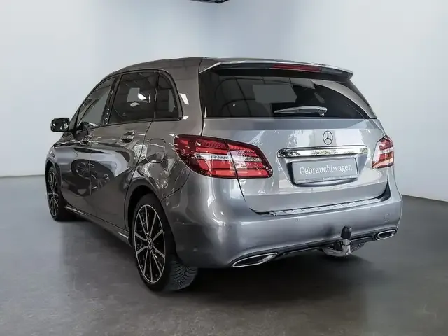 Mercedes-Benz B 220