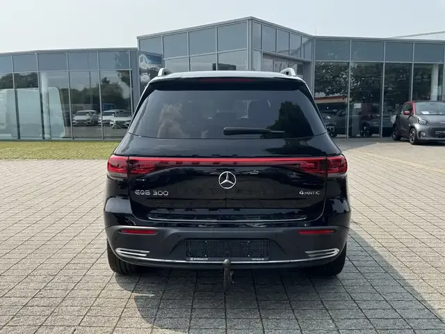 Mercedes-Benz EQB 300