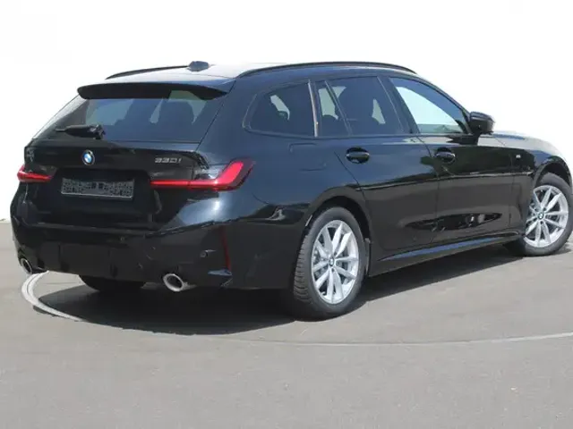 BMW 330