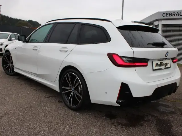 BMW 330
