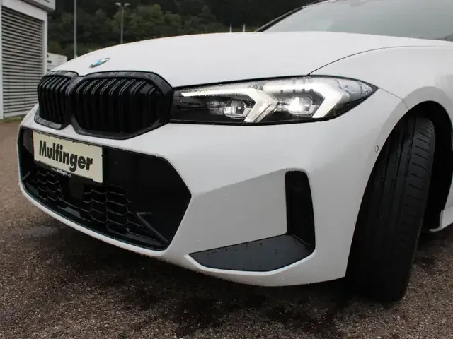 BMW 330