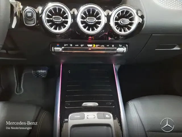 Mercedes-Benz EQA 300