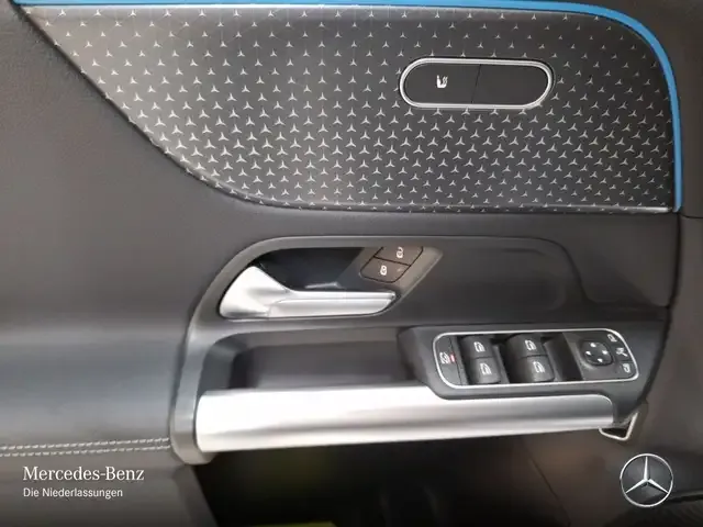 Mercedes-Benz EQA 300