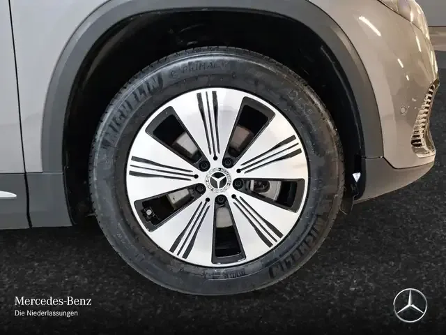 Mercedes-Benz EQA 300