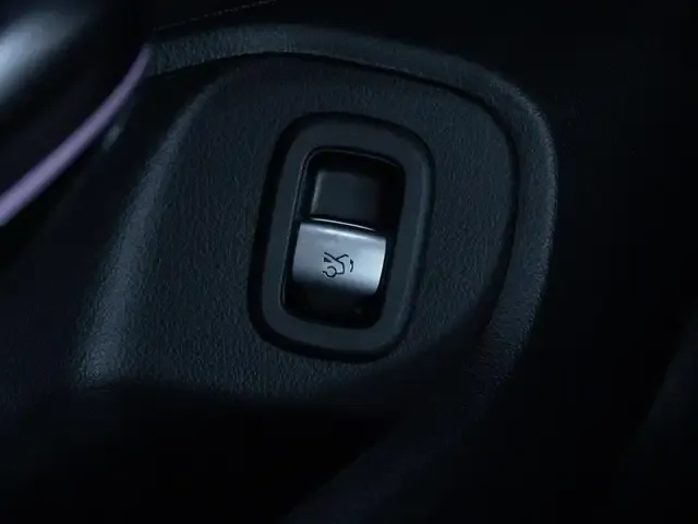 Mercedes-Benz CLE 200