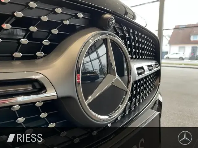 Mercedes-Benz GLA 220