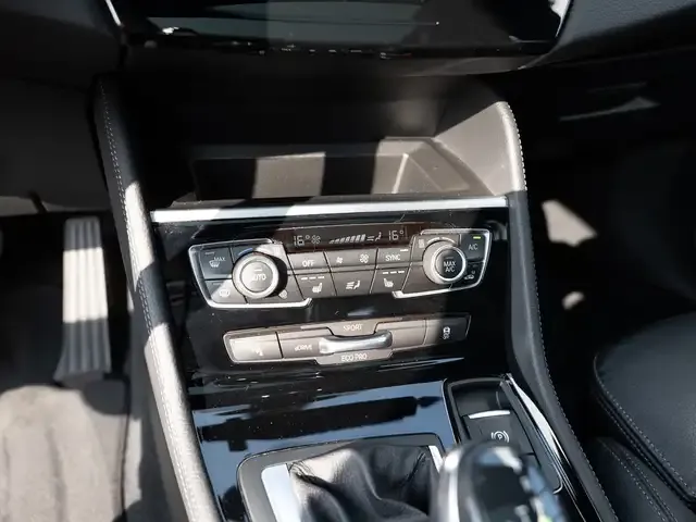BMW 225