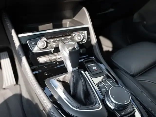 BMW 225