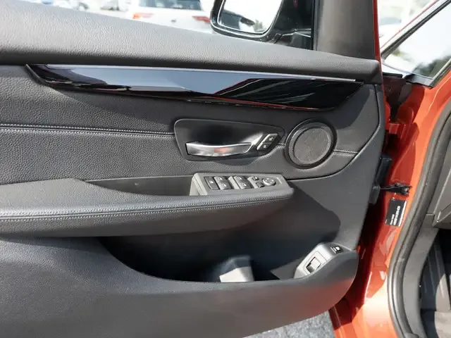 BMW 225