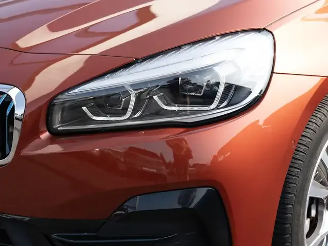 BMW 225
