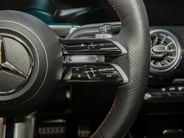 Mercedes-Benz GLB 220
